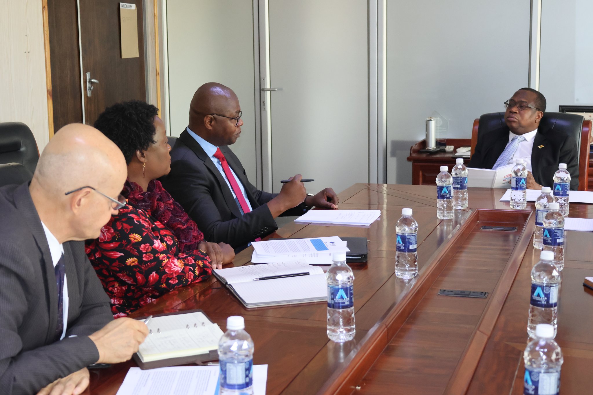 Minister Prof. Mthuli Ncube today hosted a constructive meeting with the Confederation of Zimbabwe Industries (CZI)
