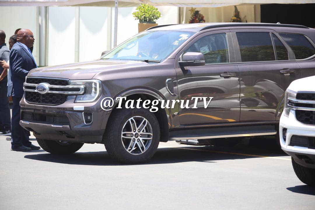 Mnangagwa Hands More Cars to ZANU PF Loyalists as Public Services Crumble