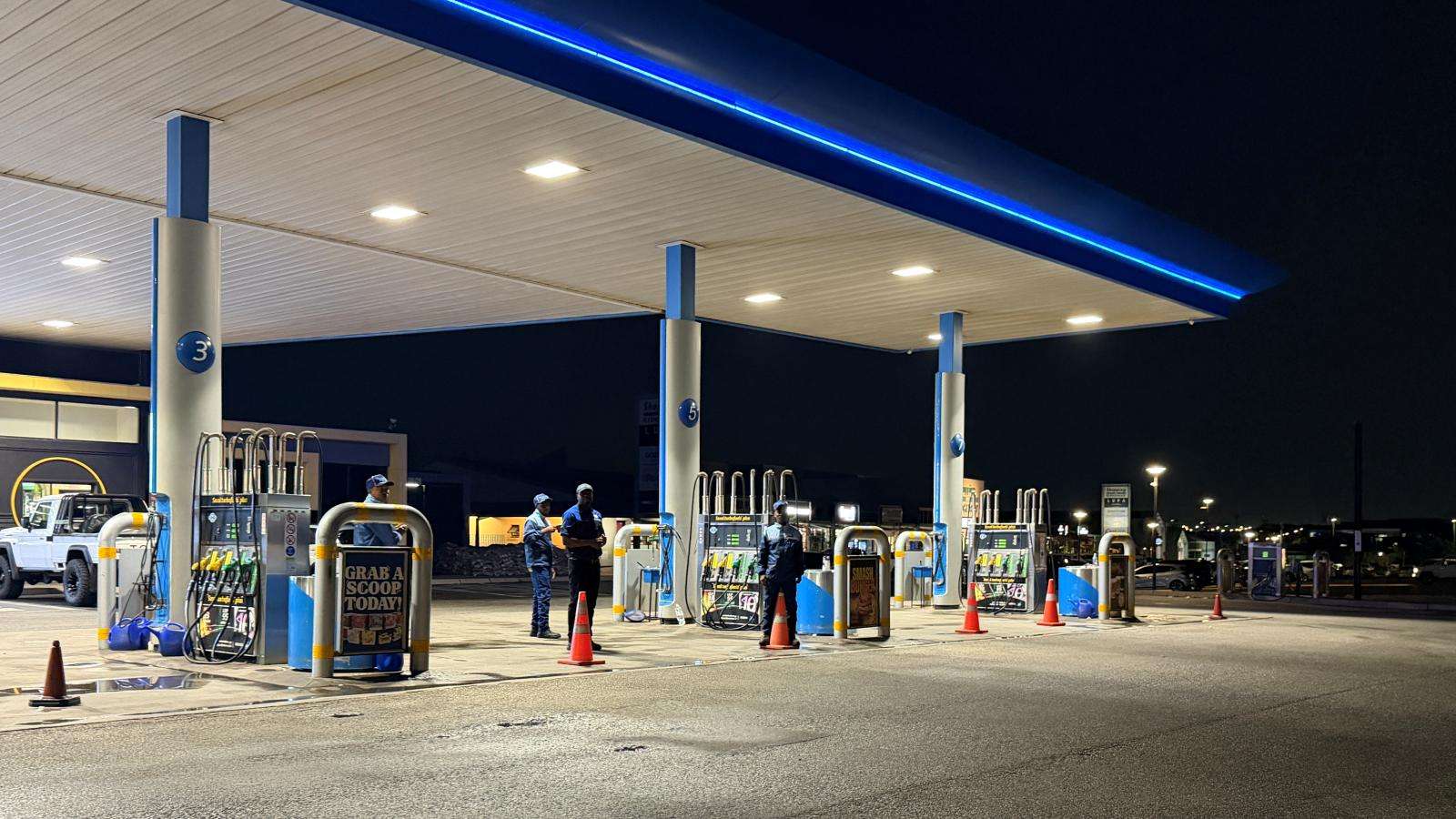 Filling stations across South Africa run out of petrol and diesel