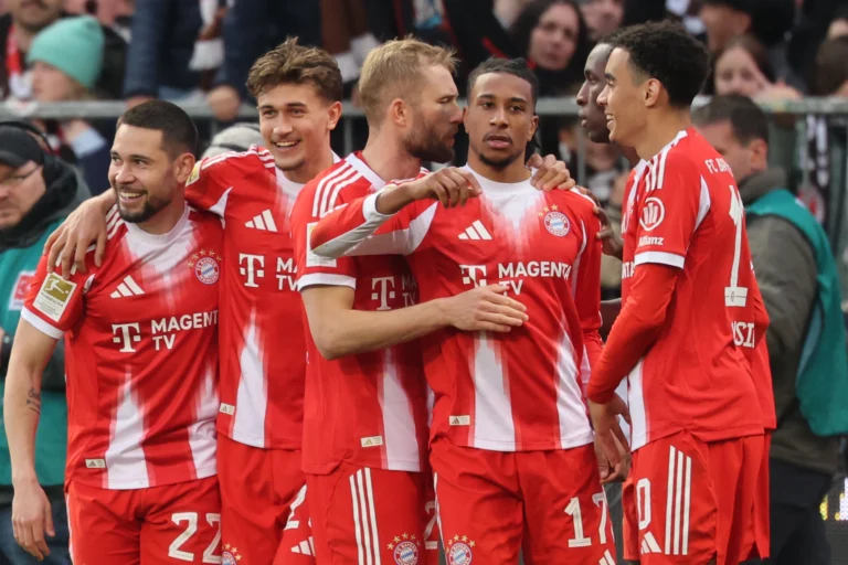 Bayern warms up for Madrid by smashing Bundesliga goal record and closing in on title