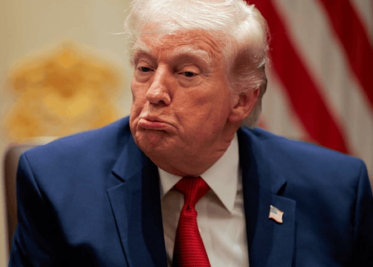 Trump threatens Strait of Hormuz blockade after US-Iran ceasefire talks end without agreement Trump threatens Strait of Hormuz blockade after US-Iran ceasefire talks end without agreement