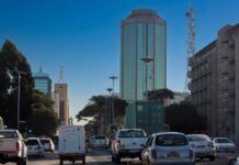 Zimbabwe Banks Clash with Central Bank as High Interest Rates Stall Credit Growth and Economic Recovery