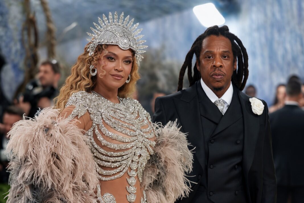 Jay-Z & Beyoncé Steal Met Gala Spotlight With Billion-Dollar Glamour Jay-Z & Beyoncé Steal Met Gala Spotlight With Billion-Dollar Glamour