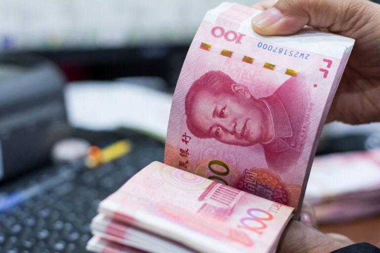 Mozambique Weighs Yuan Conversion for $1.4 Billion China Debt Amid Rising Default Risks