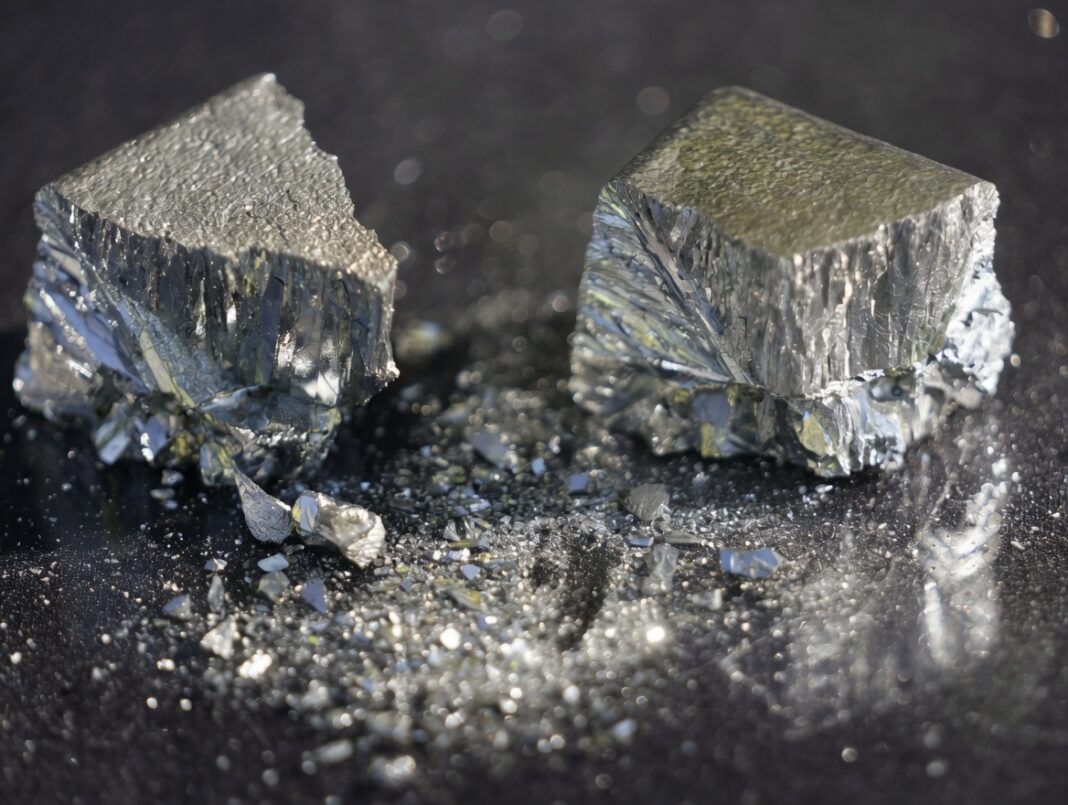 Zimbabwe tightens grip on raw mineral exports Zimbabwe tightens grip on raw mineral exports