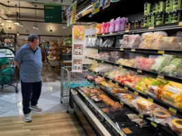 US economy expands at sluggish pace