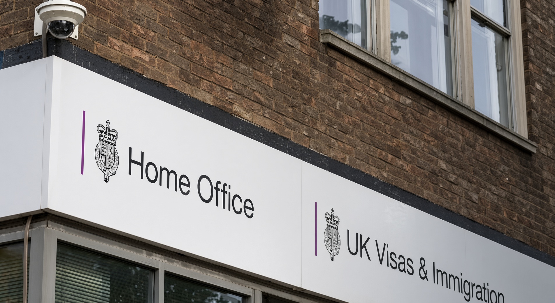 UK Student Visa Applications Fall 10.3% as Universities Face £12.4bn Overseas Fee Risk